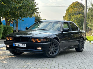 BMW 7 Series foto 2