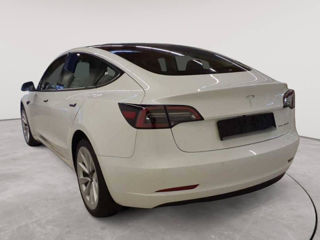 Tesla Model 3 foto 2