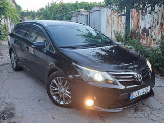 Toyota Avensis foto 1