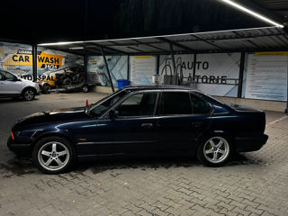 BMW 5 Series foto 4