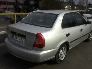 Hyundai Accent foto 4