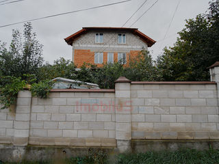 Se vinde casă în 3 nivele! 200 m2, teren de 4 ari, str. Ismail, centrul orașului Ialoveni foto 6