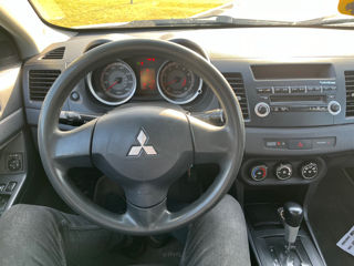 Mitsubishi Lancer foto 7