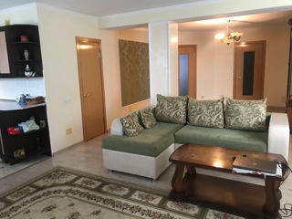 Apartament cu 3 camere, 147 m², Centru, Chișinău foto 2