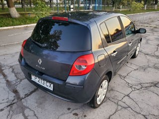 Renault Clio foto 4