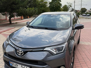 Toyota Rav 4 фото 0