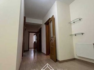 Apartament cu 5 camere sau mai multe, 156 m², Buiucani, Chișinău foto 10