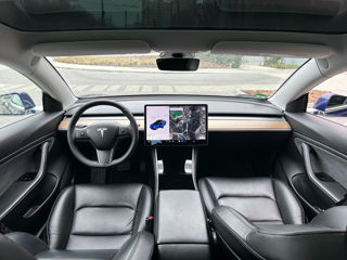 Tesla Model 3 foto 6