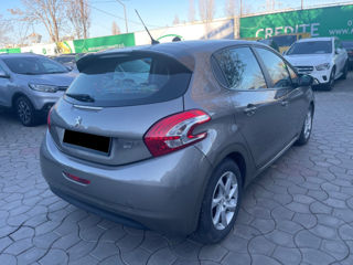 Peugeot 208 foto 4