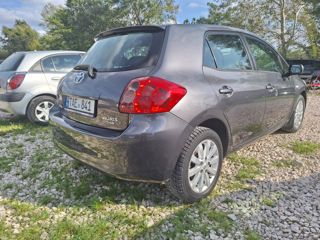 Toyota Auris foto 2