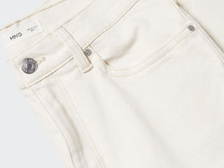 Белые джинсы Mom Mango foto 5