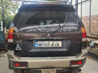 Mitsubishi Pajero Sport foto 2