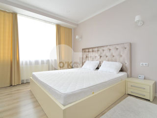 Apartament cu 2 camere, 65 m², Centru, Chișinău foto 5