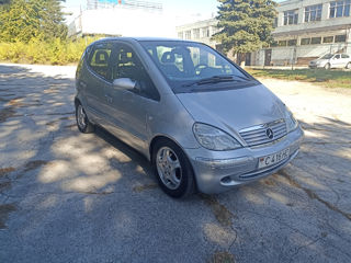 Mercedes A-Class foto 2