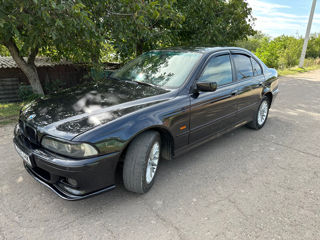 BMW 5 Series foto 4