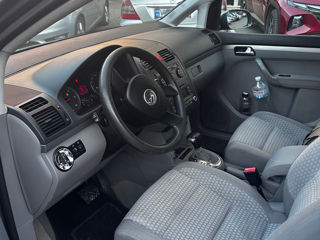 Volkswagen Touran foto 6