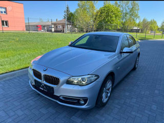 BMW 5 Series foto 2