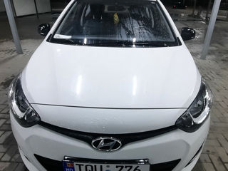 Hyundai i20 foto 1