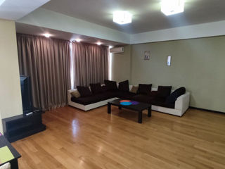 Apartament cu 2 camere, 130 m², Centru, Chișinău foto 2