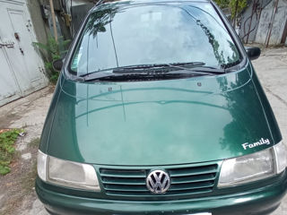 Volkswagen Sharan foto 1