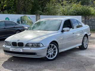 BMW 5 Series foto 1