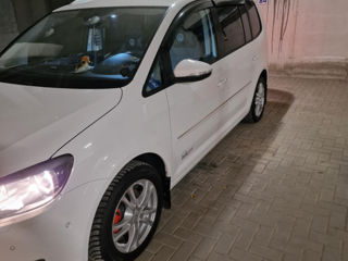 Volkswagen Touran foto 3