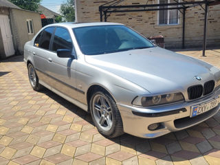 BMW 5 Series foto 3