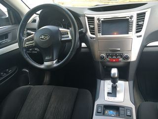 Subaru Legacy foto 4