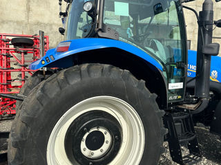 Se vinde New Holland T6070 foto 3