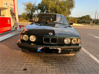 BMW 5 Series foto 2