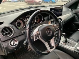 Mercedes C-Class foto 4