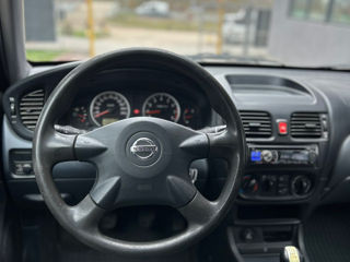 Nissan Almera foto 11