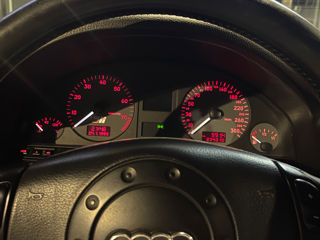 Audi S8 foto 7