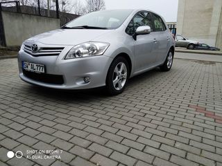 Chirie auto Prakat auto Chisinau  Prius Golf Skoda Auris Yaris Automat foto 10