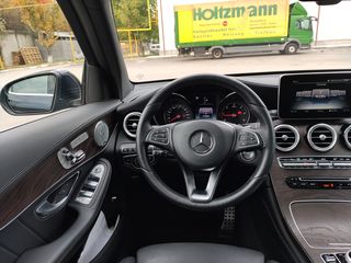 Mercedes GLC foto 8