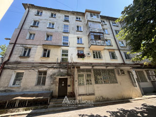 Apartament cu 2 camere, 45 m², Buiucani, Chișinău foto 2