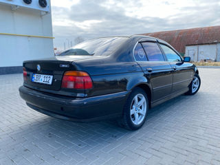 BMW 5 Series foto 4