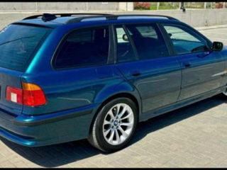 BMW 5 Series foto 2