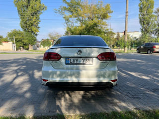 Volkswagen Jetta foto 5