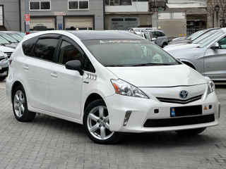 Toyota Prius v