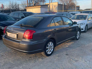 Toyota Avensis foto 3