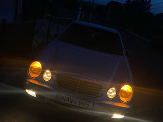 Mercedes E-Class foto 4