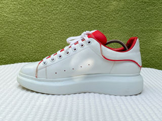 Alexander McQueen Oversized Sneakers. Размер 40. В хорошем состоянии. Made In Italy. foto 6