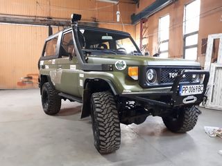 Toyota Land Cruiser foto 2