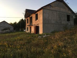 Casa este amplasată la 12 km de la Chișinău .linga Colonita foto 4