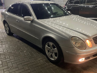 Mercedes E-Class foto 2