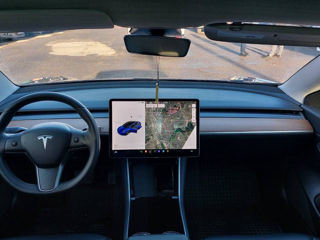 Tesla Model 3 foto 2