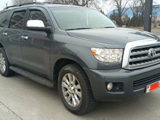 Toyota Sequoia foto 2