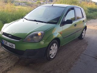 Ford Fiesta foto 9