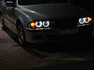 BMW 5 Series foto 4